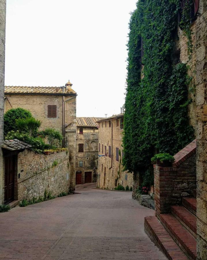 Il Prunello - Una Casa Tra Le Torri San Gimignano Exteriör bild